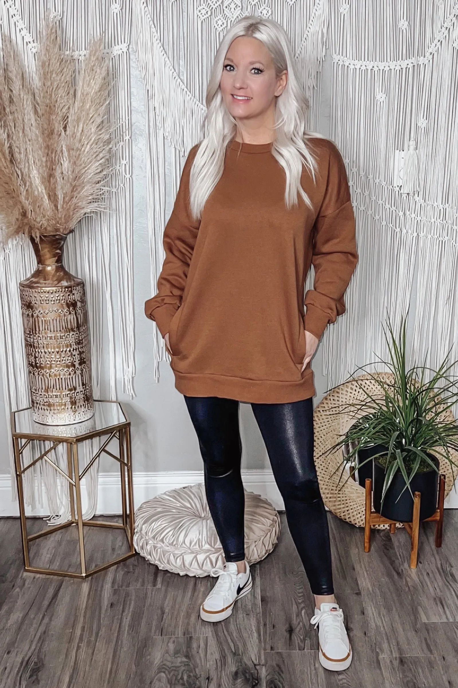 LONG SLEEVE ROUND NECK SWEATSHIRT SIDE POCKETS • MORE COLORS