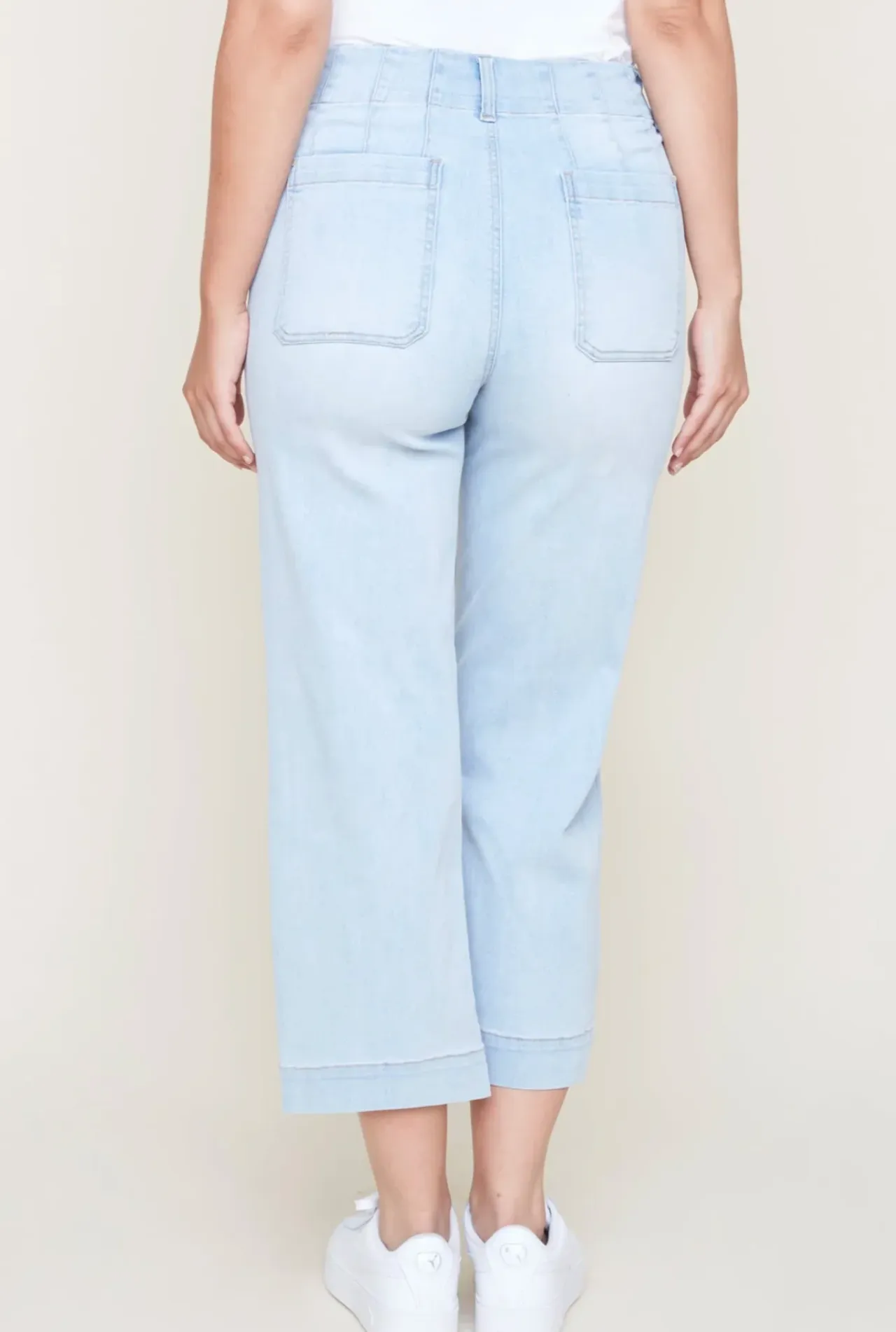 Renuar Light Wash Wide Leg Jean