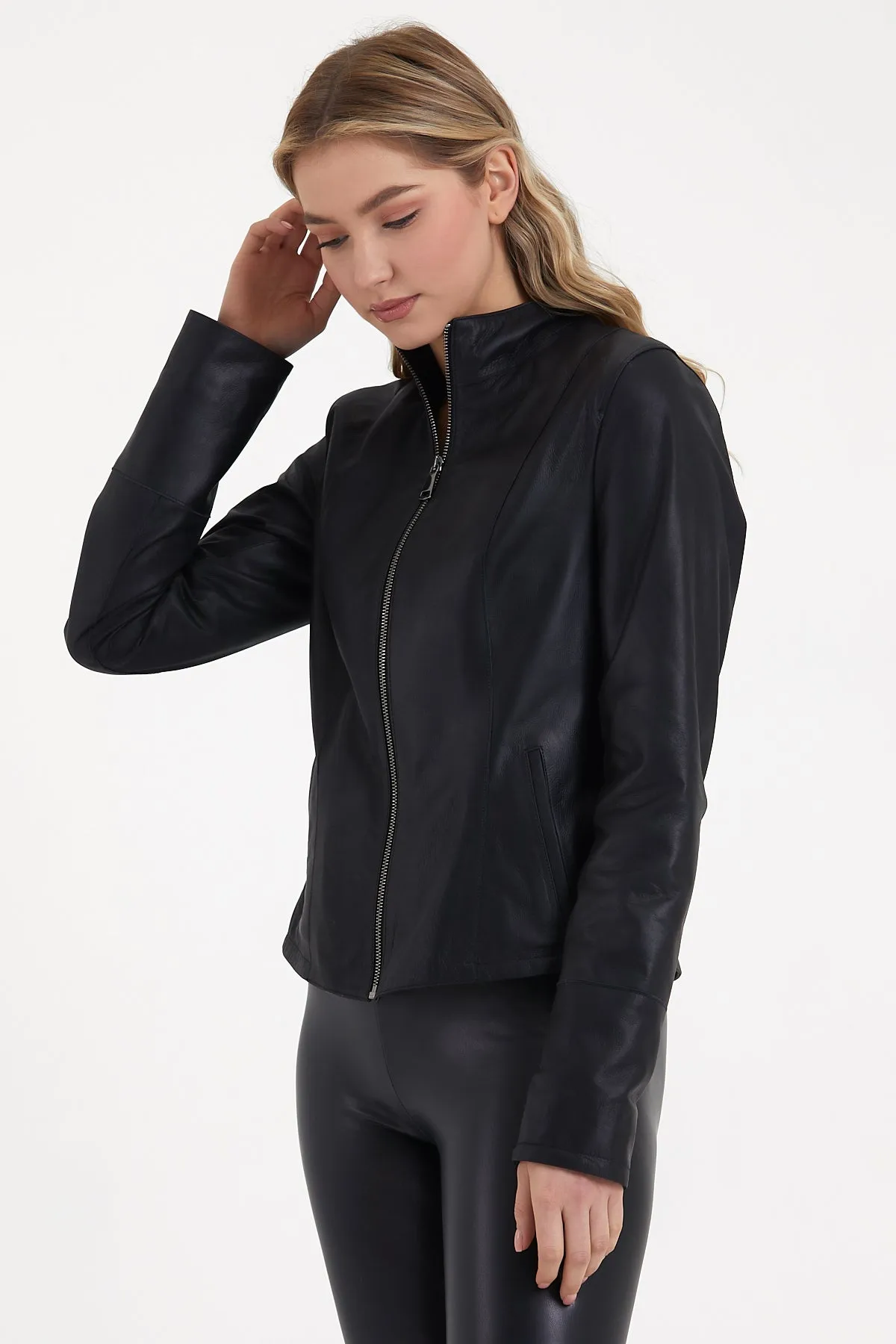 ZIP FRONT FITTED WOMAN LEATHER JACKET